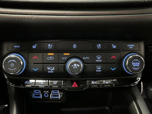 Used 2024 Dodge Durango GT image 21