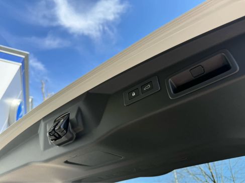 New 2026 Subaru Outback Touring XT image 33