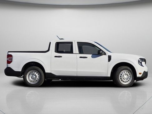 New 2025 Ford Maverick XL w/ Equipment Group 101A image 22