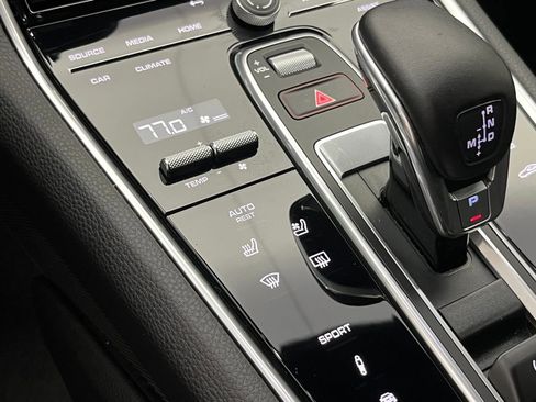 Used 2023 Porsche Panamera image 16