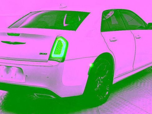 Used 2023 Chrysler 300 Touring L w/ Comfort Group RWD image 3