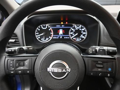 Used 2023 Nissan Rogue SV image 10