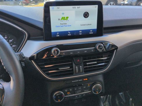 Used 2022 Ford Escape SEL image 28