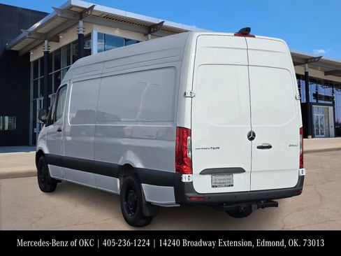 Used 2025 Mercedes-Benz Sprinter 2500 image 4