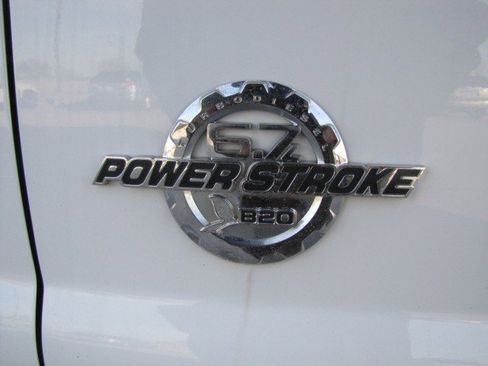 Used 2011 Ford F250 XL w/ Snow Plow Prep Pkg image 13