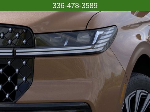 New 2026 Lincoln Navigator L Black Label AWD/4WD image 18