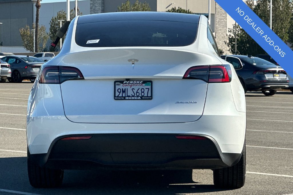 Used 2024 Tesla Model Y Long Range AWD/4WD image 5