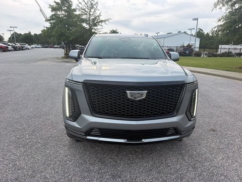 Used 2025 Cadillac Escalade ESV Sport Platinum w/ LPO, ONYX Package AWD/4WD image 2