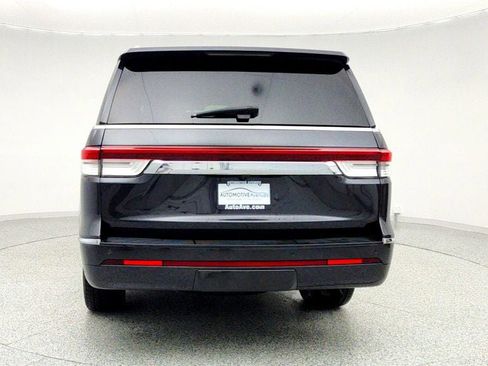 Used 2022 Lincoln Navigator Reserve image 6