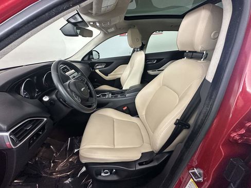 Used 2020 Jaguar F-PACE Premium image 24