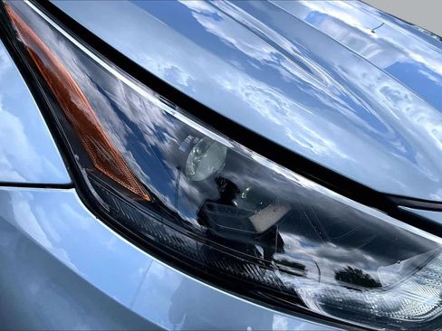 Used 2023 Toyota Highlander LE FWD image 27