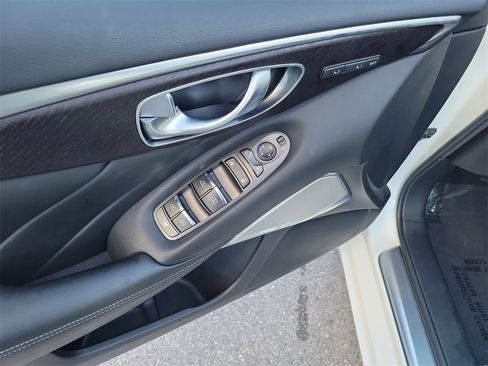 Used 2023 INFINITI Q50 Sensory image 17