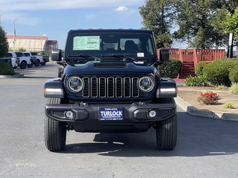 New 2026 Jeep Gladiator Sport AWD/4WD image 3