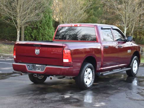 Used 2017 RAM 1500 Express RWD image 27