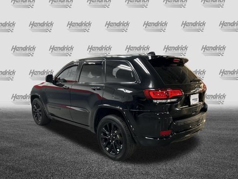 Used 2018 Jeep Grand Cherokee Altitude AWD/4WD image 8