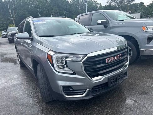 Used 2024 GMC Terrain SLE w/ Driver Convenience Package AWD/4WD image 3