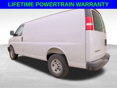 Used 2025 Chevrolet Express 2500 w/ Driver Convenience Package image 3