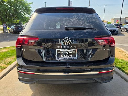 Used 2022 Volkswagen Tiguan SE w/ Panoramic Sunroof Package AWD/4WD image 6