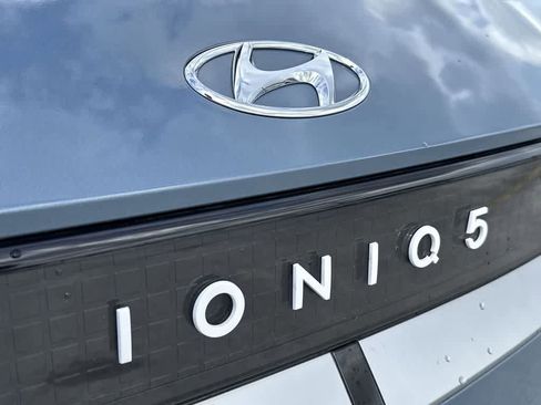 Used 2024 Hyundai Ioniq 5 SEL RWD image 11