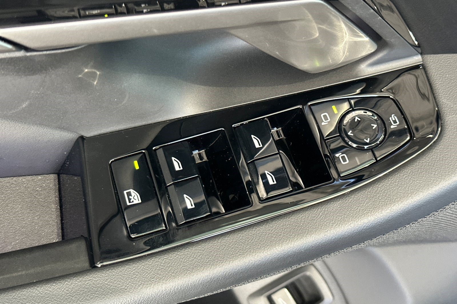 Used 2026 BMW 530i w/ M Sport Package RWD image 13