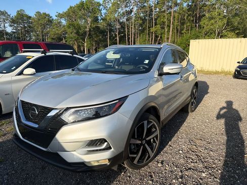 Used 2022 Nissan Rogue Sport SL w/ Premium Package AWD/4WD image 1