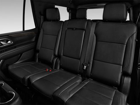 Used 2022 Chevrolet Tahoe Z71 w/ Z71 Off-Road Package AWD/4WD image 11