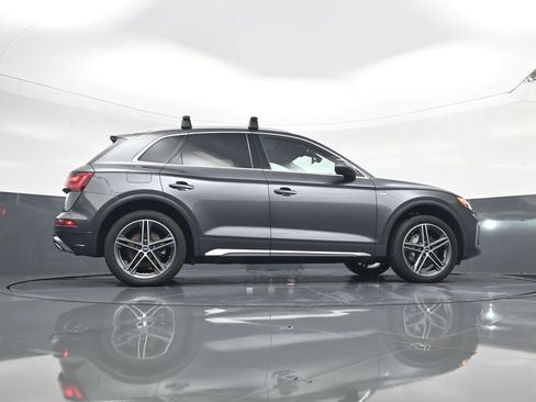 Used 2021 Audi Q5 e Premium Plus w/ Premium Plus Package AWD/4WD image 24