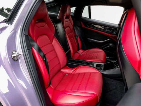 Used 2024 Porsche Panamera RWD image 35