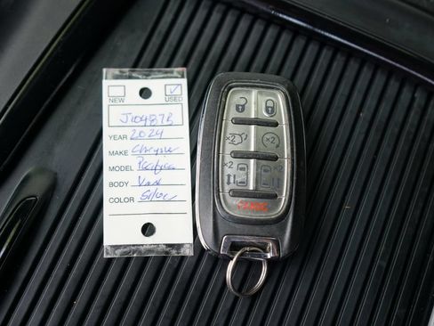 Used 2024 Chrysler Pacifica Touring-L w/ S Appearance Package FWD image 32
