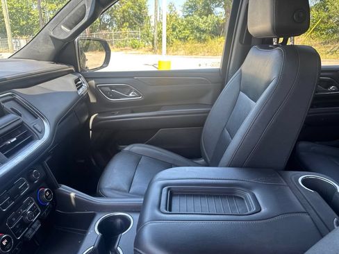 Used 2022 Chevrolet Tahoe Z71 w/ Luxury Package AWD/4WD image 25