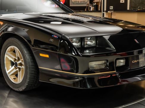 Used 1987 Chevrolet Camaro Z28 RWD image 22