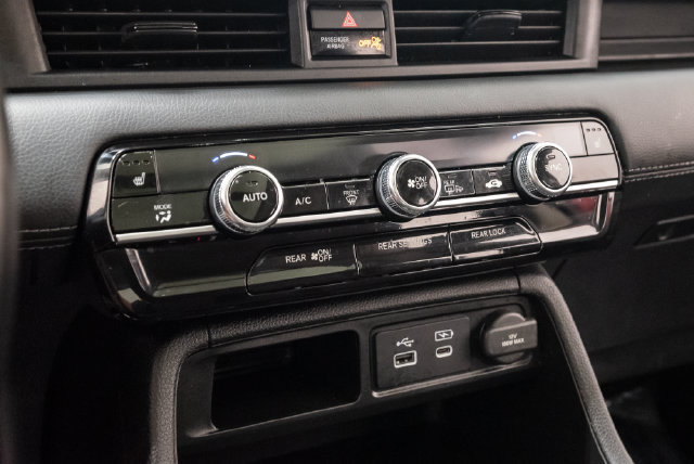 Used 2025 Honda Pilot Touring image 21