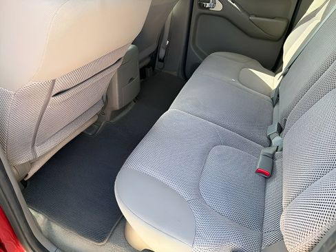 Used 2017 Nissan Frontier SV AWD/4WD image 36