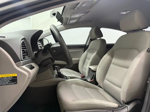 Used 2017 Hyundai Elantra SE FWD image 12
