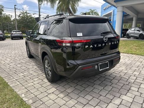 Used 2025 Nissan Pathfinder SV FWD image 33