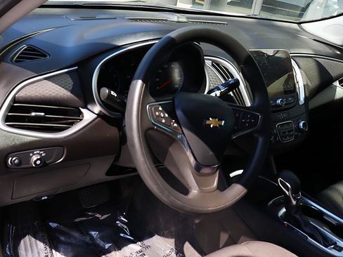 Used 2023 Chevrolet Malibu LT FWD image 38