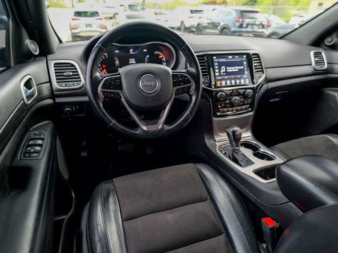 Used 2021 Jeep Grand Cherokee Laredo X AWD/4WD image 38