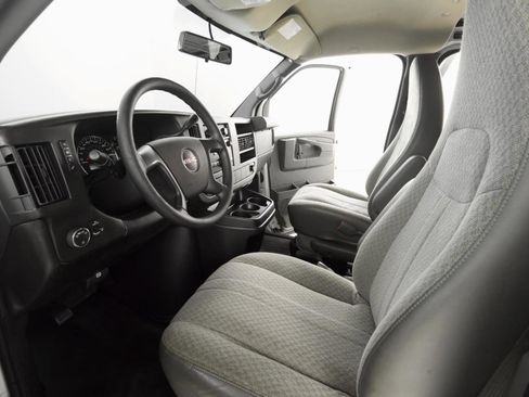 Used 2014 GMC Savana 1500 image 11