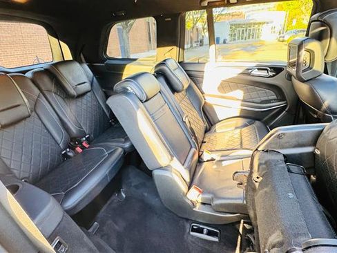 Used 2014 Mercedes-Benz GL 550 4MATIC image 27