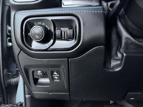 Used 2021 RAM 1500 TRX w/ TRX Lanuch Edition image 26