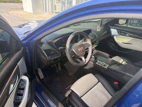 Used 2021 Cadillac CT5 V w/ Premium Package image 5