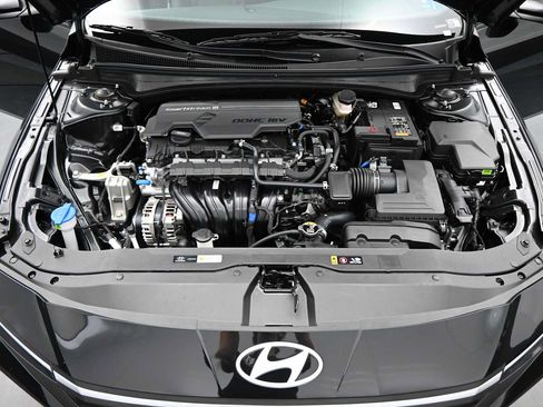 New 2026 Hyundai Elantra SEL Sport FWD image 24