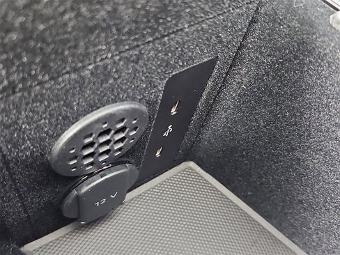 Certified 2025 Porsche Taycan image 22