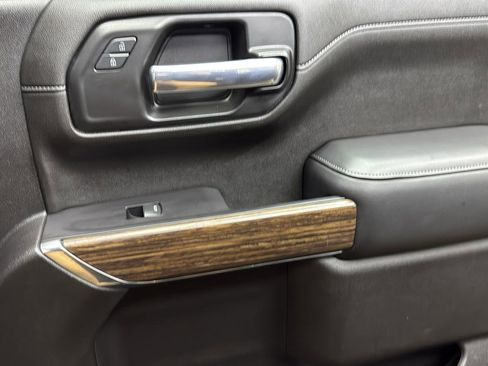 Used 2021 Chevrolet Silverado 1500 High Country w/ Technology Package image 24