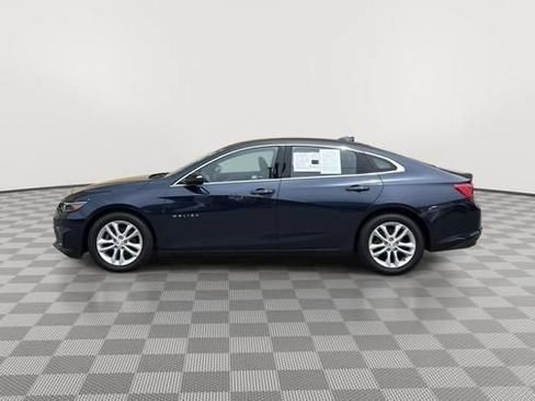 Used 2017 Chevrolet Malibu LT w/ Leather Package FWD image 6