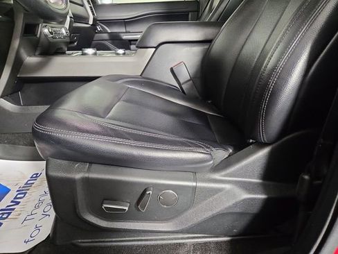 Used 2019 Ford Expedition XLT w/ Equipment Group 201A AWD/4WD image 31