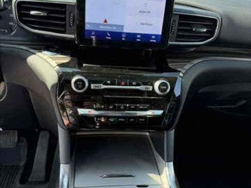 Certified 2022 Ford Explorer Limited w/ Equipment Group 301A image 13