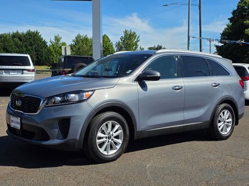 Used 2020 Kia Sorento LX w/ LX I4 Convenience Package image 1