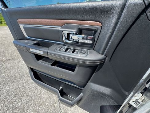Used 2017 RAM 1500 Laramie w/ Convenience Group AWD/4WD image 26