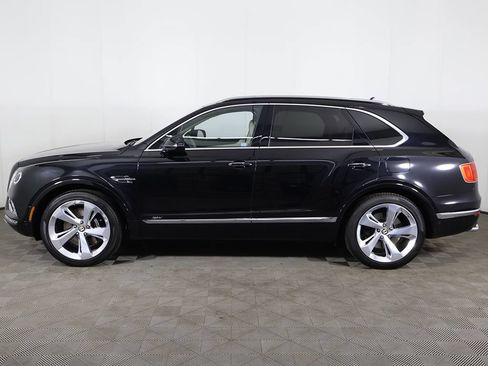 Used 2020 Bentley Bentayga Plug-In Hybrid AWD/4WD image 23
